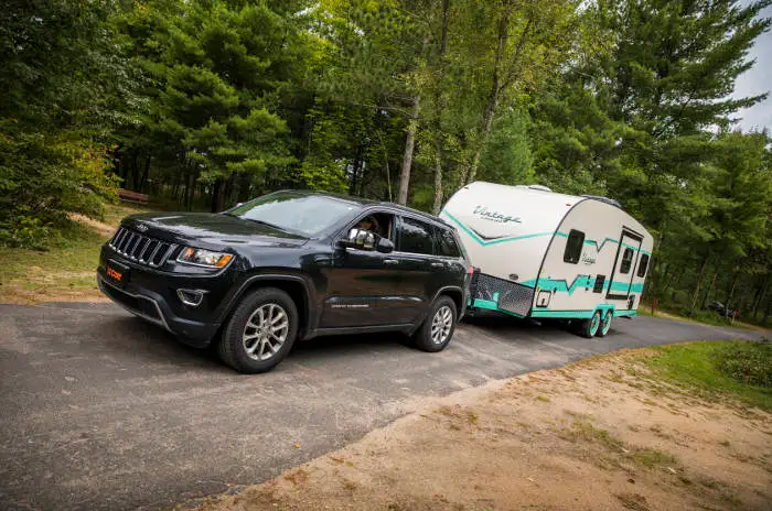 backing up a travel trailer with a jeep